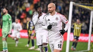 Fenerbah&ccedil;e'ye 90+1 darbesi! Beşiktaş, Kadık&ouml;y'de u&ccedil;uşa ge&ccedil;ti