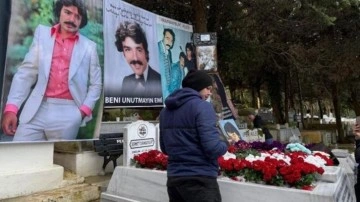 Ferdi Tayfur vefatının 1. yıl d&ouml;n&uuml;m&uuml;nde mezarı başında anıldı