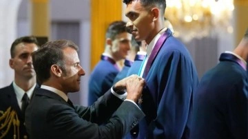 Fransa Cumhurbaşkanı Macron'dan Fenerbahçeli sporculara ödül! 'Şeref Lejyonu Şövalyesi...!