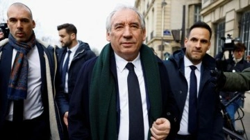 Fransa'dan yeni borç politikası... Resmi tatiller kaldırılabilir mi?