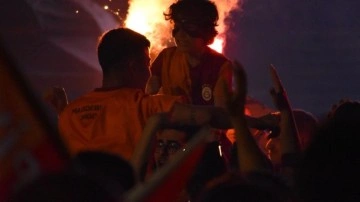 Galatasaray taraftarına Kadıköy'de saldırı: Yaralananlar var