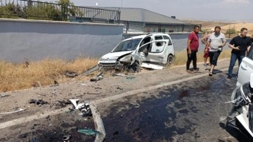 Gaziantep’te hafif ticari araç ile otomobil çarpıştı: 7 yaralı