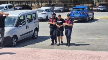 Göçmen kaçakçısı kıskıvrak yakalandı
