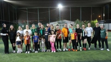 "Günde değil halı sahada" stres atan annelerin sayısı artıyor