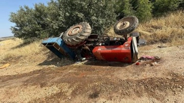 Halfeti’de traktör devrildi: 3 yaralı