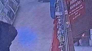 Hapis cezası onanan esnaf polisi karşısında g&ouml;r&uuml;nce olduğu yere yığıldı