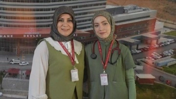 Hemşire anne ile doktor kızı aynı hastanede mesai arkadaşı oldu