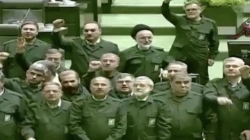 İranlı vekiller askeri &uuml;niforma giydi: Amerika'ya &Ouml;l&uuml;m