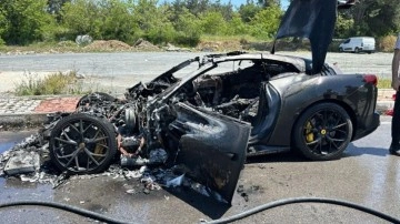 İstanbul'da 20 milyonluk araç küle döndü: Dev kulübün başkanının oğluna ait!