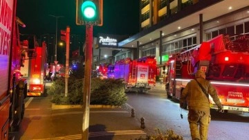 İstanbul'da 27 katlı otelde yangın: 4 kişi hastaneye kaldırıldı