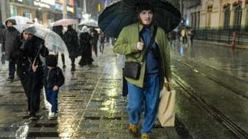 İstanbul'da kuvvetli yağmur ve şiddetli r&uuml;zgar etkili oluyor