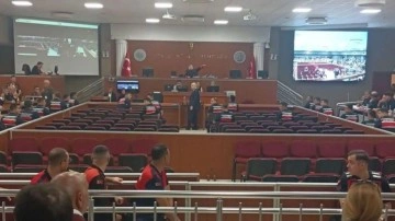 Kaderin cilvesi: Başörtüsü düşmanı Ümit Özdağ'ı başörtülü hakim yargıladı