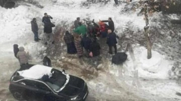 Kar k&uuml;tlesinin altında kalan kadın hayatını kaybetti
