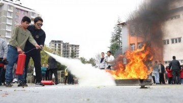 Konya Büyükşehir, özel gereksinimli öğrencilere “Afet Ve Acil Durum Eğitimi” verdi