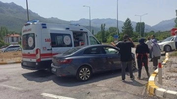 Konya'da iki otomobil çarpıştı: 5 yaralı