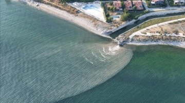 Korkutan görüntü! Kanalizasyon suyu yüzünden deniz kahverengine döndü