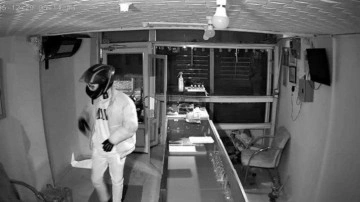 Kuyumcudan 5-6 kilo altın &ccedil;aldılar, parasıyla l&uuml;ks ara&ccedil; satın aldılar