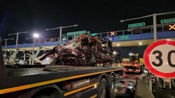 Kuzey Marmara Otoyolu’nda otomobil gişeye girdi