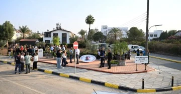 Lefkoşa'daki &quot;Amaç Arnavutoğlu Meydanı&quot; törenle açıldı