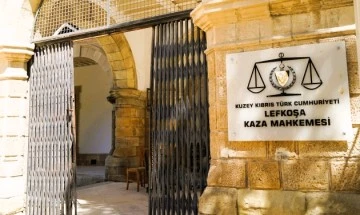  Lefkoşa&rsquo;daki silahlı saldırı soruşturması... Mahkemeye &ccedil;ıkarılan sekiz zanlı &uuml;&ccedil; g&uuml;n tutuklu kalacak
