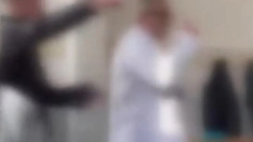 &Ouml;ğretmenle alay eden liselilere ibretlik ceza