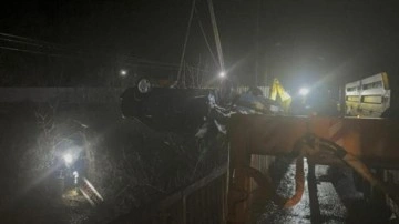 Otomobil &ccedil;aya u&ccedil;tu: Baba ve oğlu &ouml;ld&uuml;