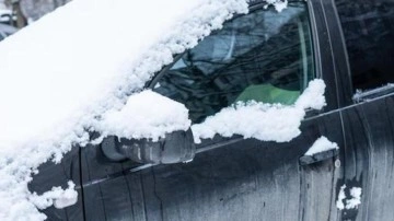 Otomobilinizin camına s&uuml;r&uuml;n! Sonucu g&ouml;r&uuml;nce inanamayacaksınız