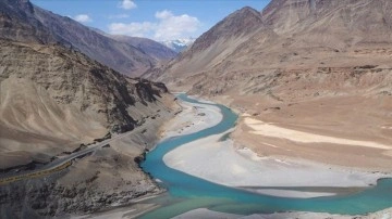Pakistan'dan Hindistan'a "İndus Nehri" uyarısı
