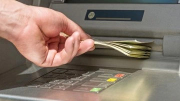 Paranız ATM'de sıkıştıysa orayı sakın terk etmeyin! Sinsice pusu kuruyorlar
