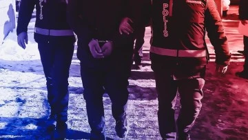 Polis bülteni... Kanunsuz uyuşturucu madde tasarrufundan 3 kişi tutuklandı