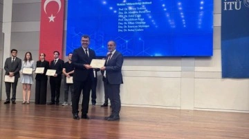 Prof. Dr. Erdal Çelik’e İstanbul Teknik Üniversitesi’nden Akademik Başarı Ödülü