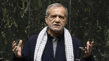 Protokol&uuml; bıraktı &ouml;z&uuml;ne d&ouml;nd&uuml;! Pezeşkiyan&rsquo;dan T&uuml;rk&ccedil;e ayar