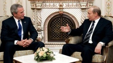 Putin ve Bush'un telefon g&ouml;r&uuml;şmeleri ortaya &ccedil;ıktı! "Emrinize amadeyim"