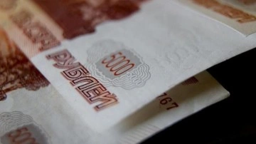 Rusya bütçesinde hareketlilik: Düşen petrol fiyatlarıyla 3,4 trilyon ruble açık verdi!