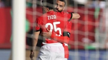 Salah sahneye &ccedil;ıktı! 10 kişi Mısır 3 puanı kaptı