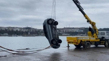 Şile'de panik anları: Otomobil denize u&ccedil;tu!