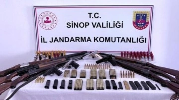 Sinop'ta kaçak silah ve ürün operasyonu: 5 gözaltı