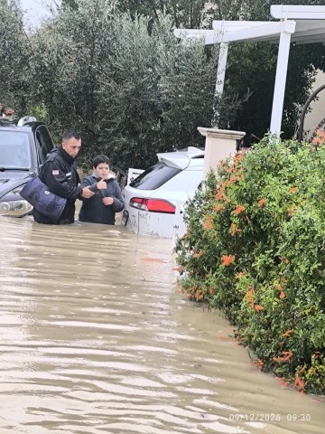  Sivil Savunma, Gönyeli Onan Ltd. çevresinde mahsur kalan yedi kişinin tahliye edildiğini açıkladı