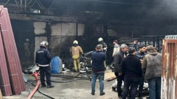 Sultanbeyli'de plastik imalathanesinde &ccedil;ıkan yangın b&uuml;y&uuml;k hasara yol a&ccedil;tı