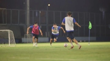 Süper Lig efsanesinde futbolcuların yaş ortalaması 18'in altına düştü