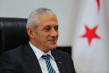Taçoy: “Erhürman ciddi çelişkiler içinde…”