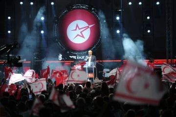 Tatar, Girne’de halka hitap etti: “Kıbrıs Türk halkı pazarlık konusu olamaz, KKTC’yi sonuna kadar savunacağız”