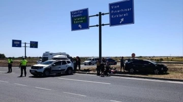 Tekirdağ'da iki otomobil çarpıştı, 9 kişi yaralandı
