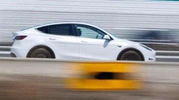 Tesla'ya büyük şok: Otopilota kazasında yüzlerce milyon dolarlar kaybetti