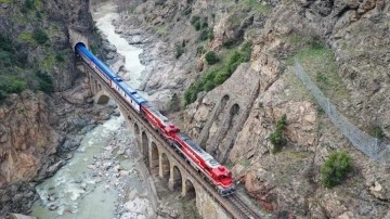 Turistik Karaelmas Ekspresi, yarın ilk seferine çıkacak