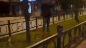 Türk bayrağını yakmaya çalıştığı öne sürülen şüpheli, bir kadından tepki gösterince kaçtı
