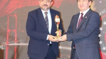 Türk dünyasından Haber 7'ye anlamlı ödül