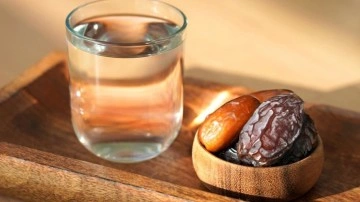 &Uuml;&ccedil; Aylar Orucu Tarihleri (2025-2026): 3 Aylar'da ka&ccedil; g&uuml;n oru&ccedil; tutulur?