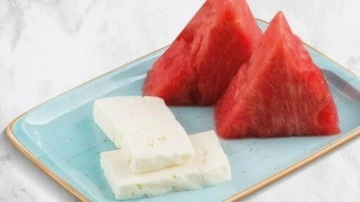 Yaz sofralarının favori ikilisi artık geçmişte kaldı! Uzmanlar uyardı: Karpuz peynir yerine...
