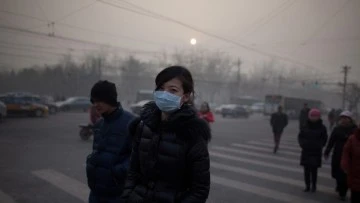  Yeni Delhi'de, hava kirliliği nedeniyle y&uuml;zde 50 oranında evden &ccedil;alışma zorunluluğu getirildi